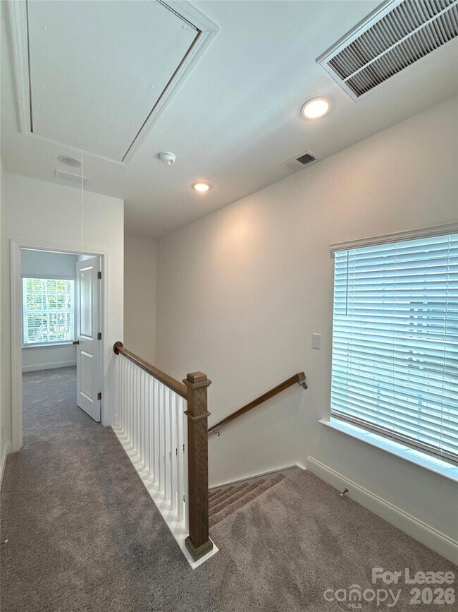 Building Photo - 3220 Butler Hl Dr