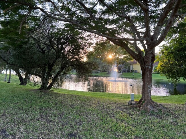 Building Photo - 1099 Waterbrook Ln