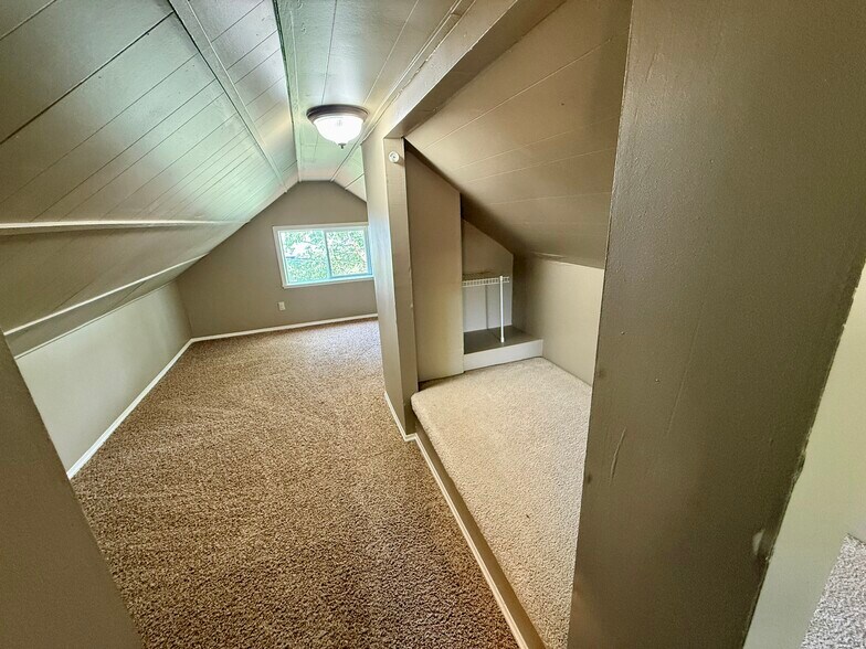 Bonus Room - 14119 E 8th Ave