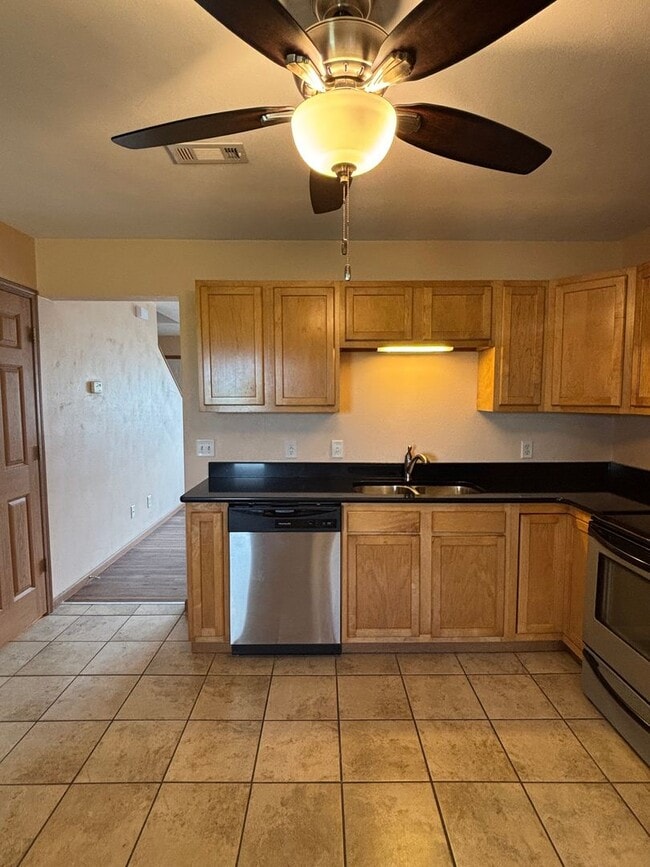 Building Photo - 117 Northtowne St