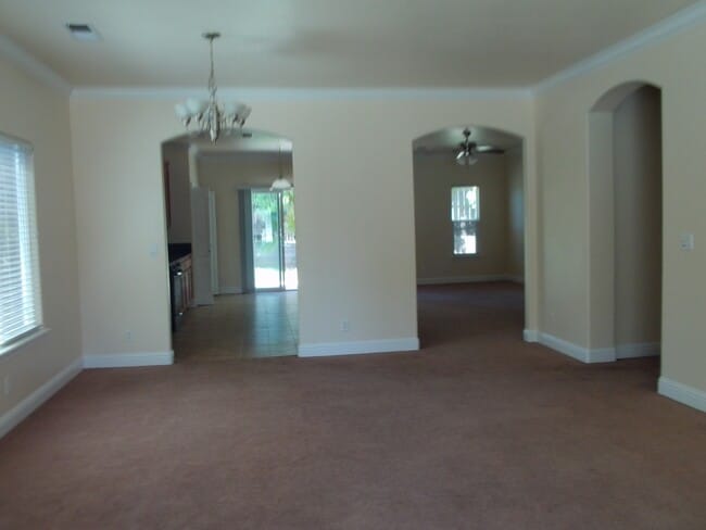 Building Photo - 1615 Bay Dr