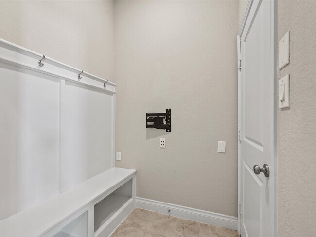 Building Photo - 2503 Elmwood Trl