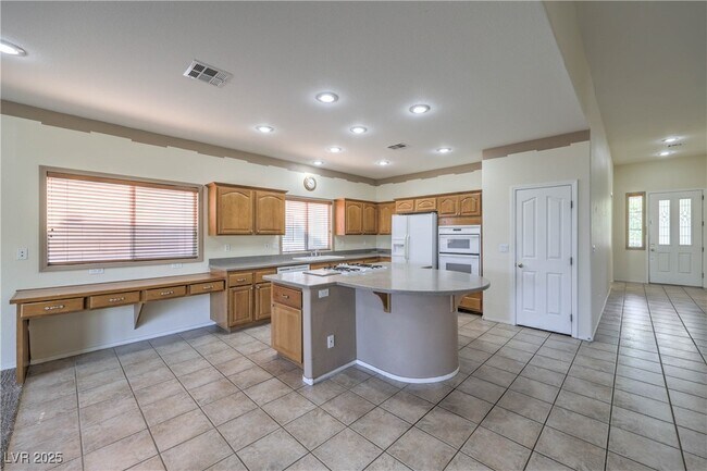 Building Photo - 10504 Narra Pl