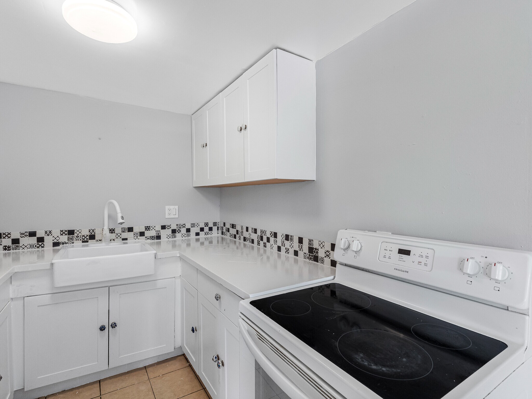 Bright Kitchen - 311 Avanda Ct