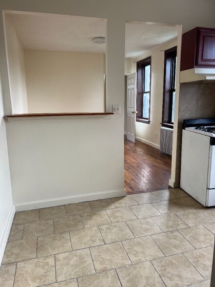 Building Photo - 31 Orient Ave