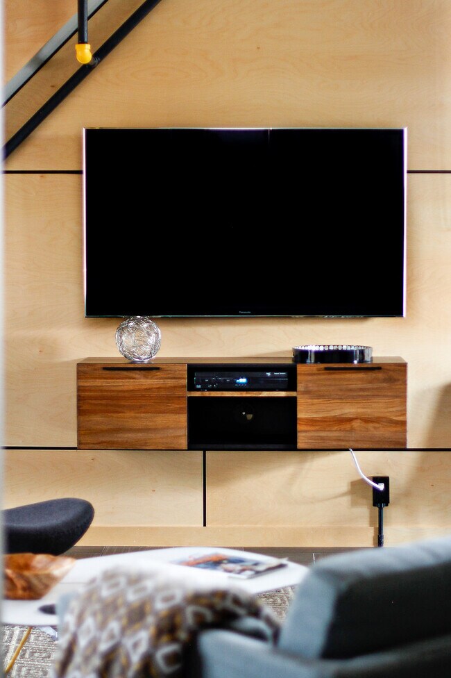 Building Photo - 517 Ocean House Rd