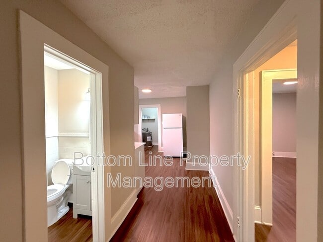 Building Photo - 2225 Celia Ave