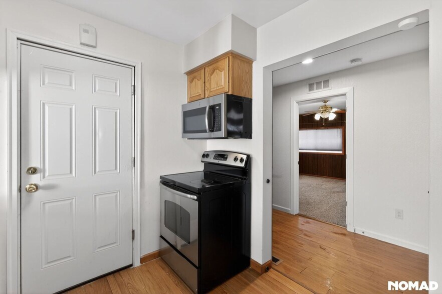 Building Photo - 1343 S Irving St