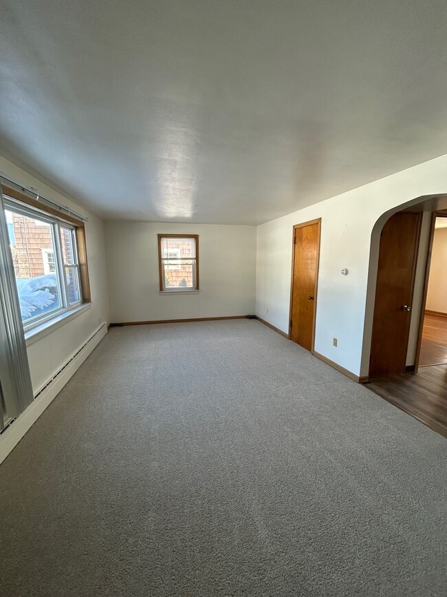 Building Photo - 28 Shelby St