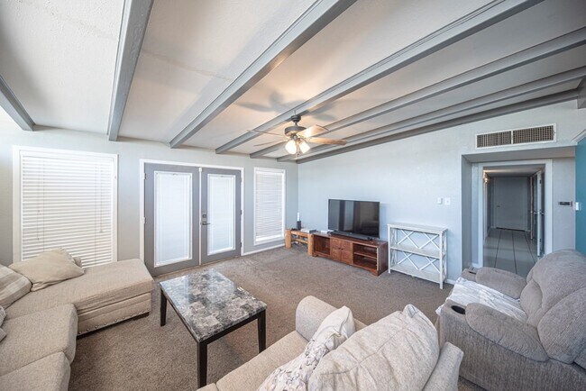 Building Photo - 2901 Nabors Ln