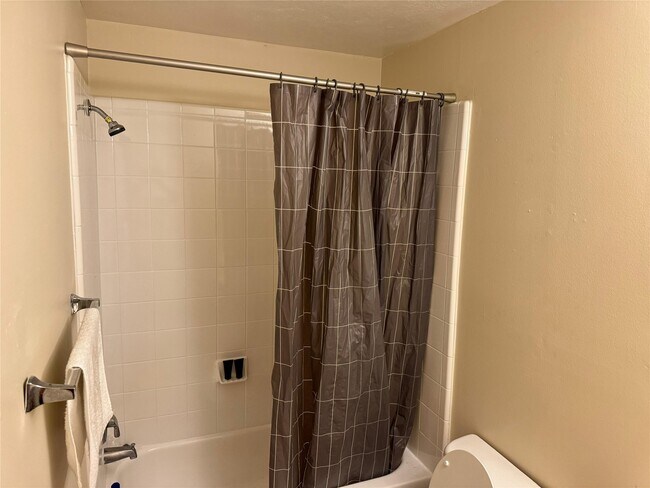 Building Photo - 835 Dracena Ct