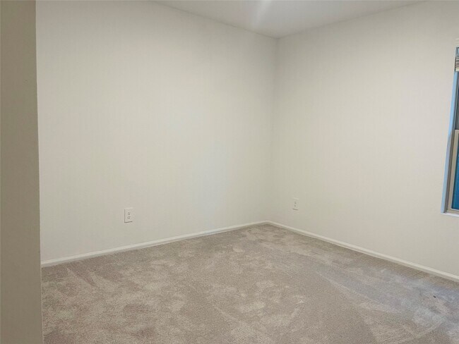 Building Photo - 2818 Via Augusta Dr