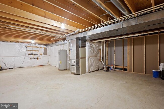 Building Photo - 10221 Maxine St