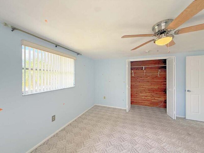 Building Photo - 5239 Eagle Dr