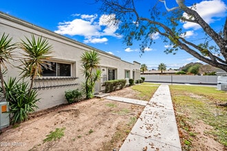 Building Photo - 5945 E Thomas Rd