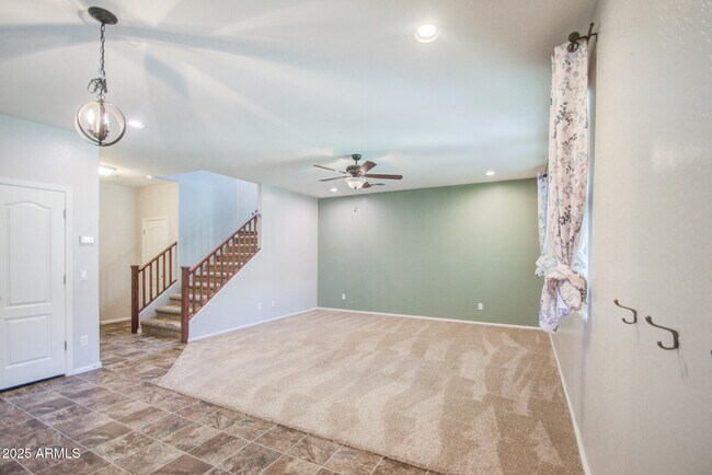 Building Photo - 4068 E Devon Dr
