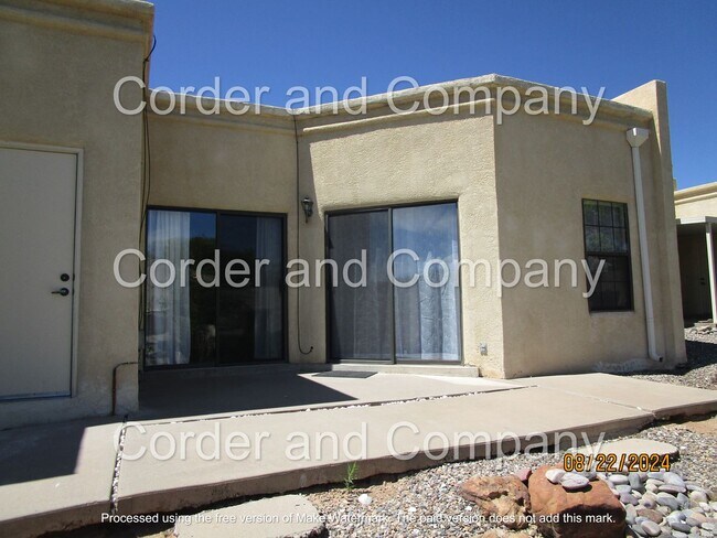 Building Photo - Cute 2 Bedroom, 2 Bathroom, 2 Car Garage and 1,562 Sq. Ft. home in 55+ Community in Rio Rancho.
