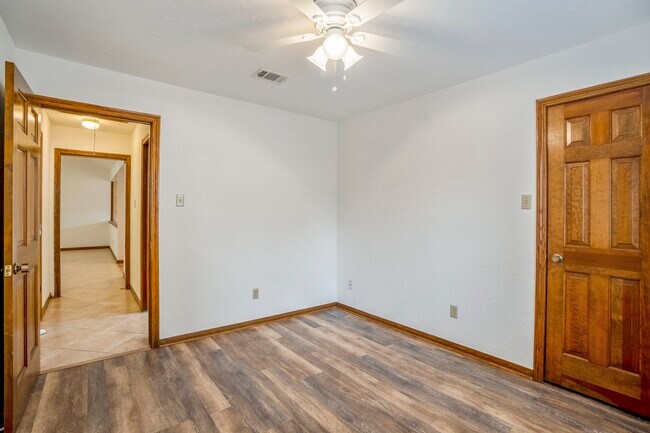 Building Photo - 38 Devonshire Dr