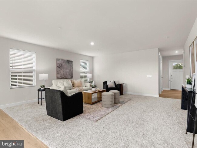 Building Photo - 4738 Naples Ave