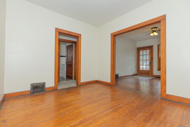 Building Photo - 1910 N Weinbach Ave