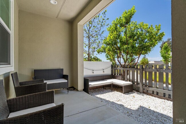 Building Photo - 219 Gambrel Cir