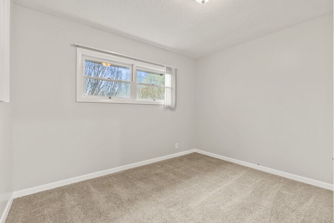 Building Photo - 9621 N Pier Park Pl