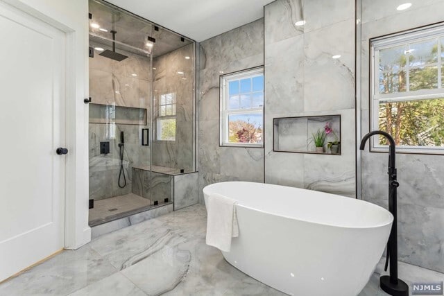 Building Photo - 648 E Broad St