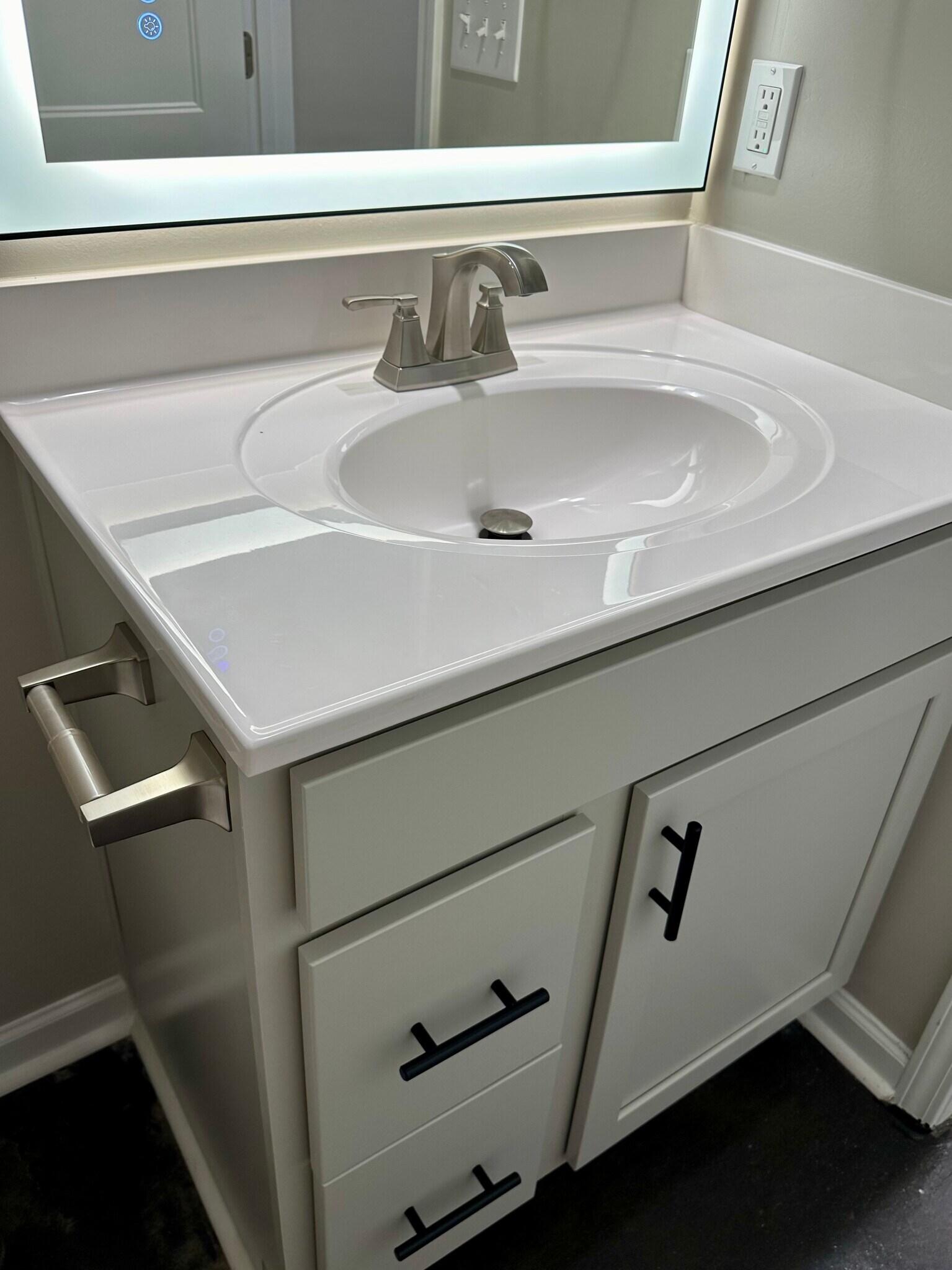 Vanity with drawers, soft close feature - 2304 Belle Ave NE