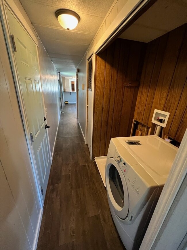 Building Photo - Semi-Rural 2 Bedroom 1 Bath Updated Mobile Home w/ Amenities