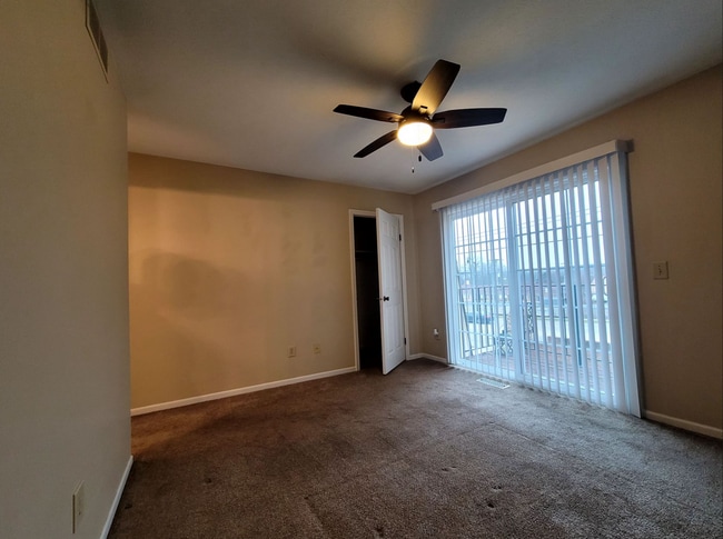 Building Photo - 2 bed 2.5 bath Townhouse condo in Butler Township