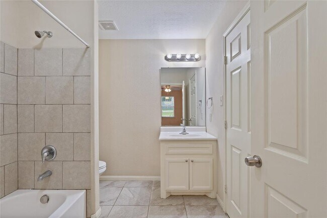 Building Photo - 12502 Hackberry Dr