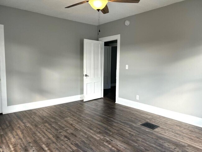 Building Photo - 636 Lisbon St