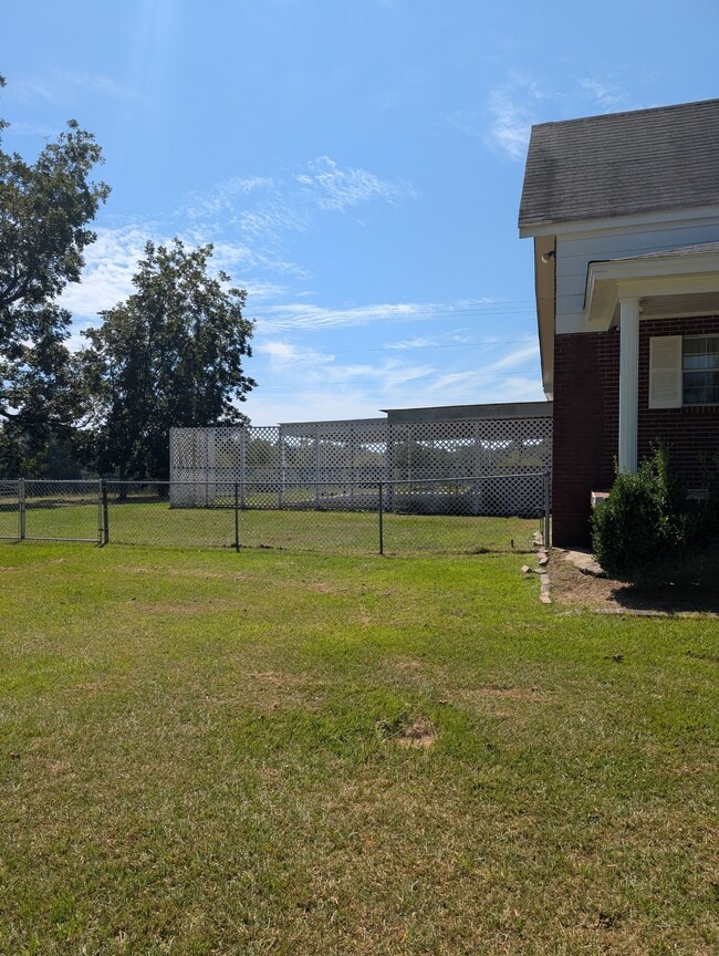 Building Photo - 5681 S County Rd 33