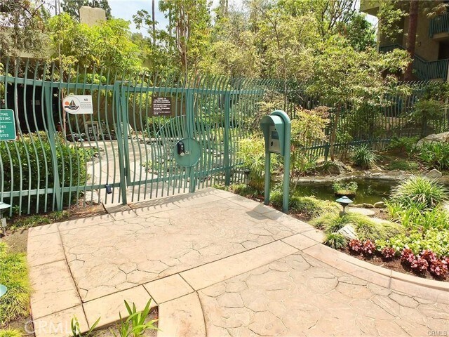 Building Photo - 448 N Bellflower Blvd