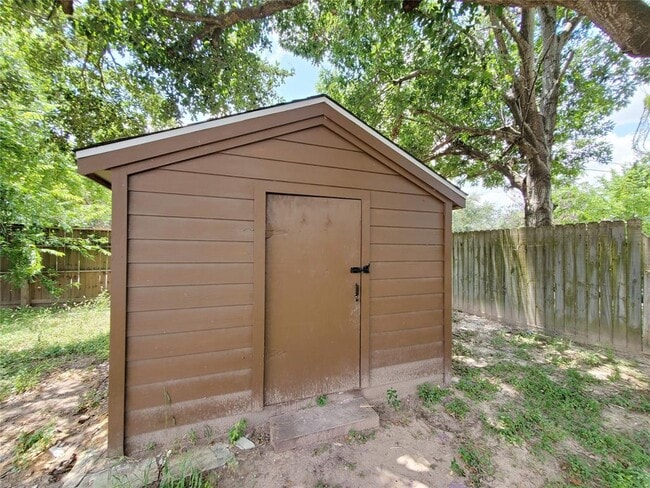 Building Photo - 19311 Lazy Valley Dr