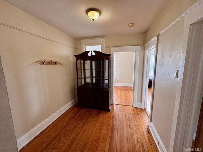 Building Photo - 106 McLean Ave