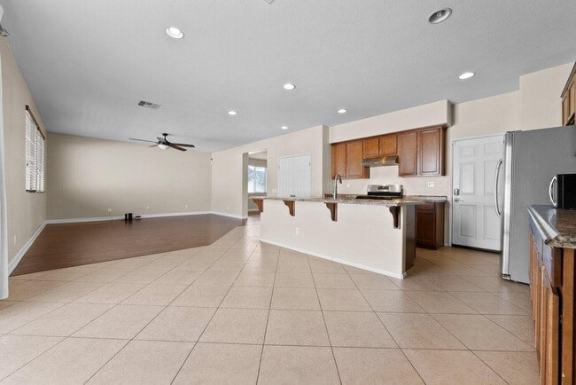 Building Photo - 44824 Dusty Rd