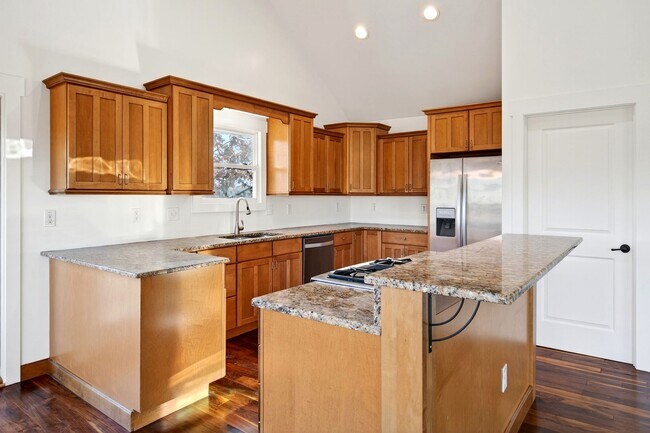 Building Photo - Asheville Rental-Beverly Hills Area