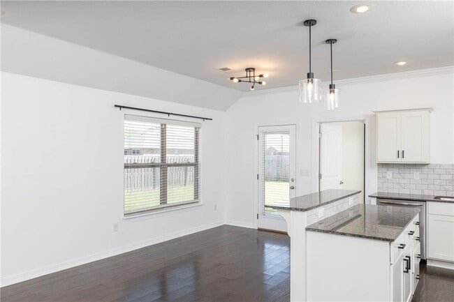 Building Photo - 4405 W Anthem Dr