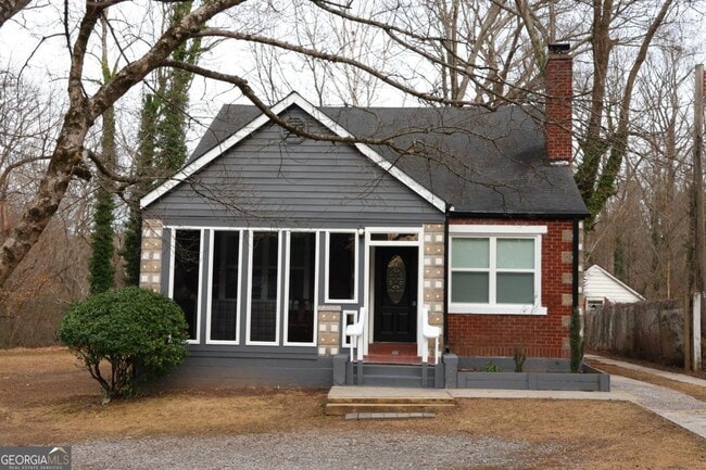 Building Photo - 1526 Childress Dr SW