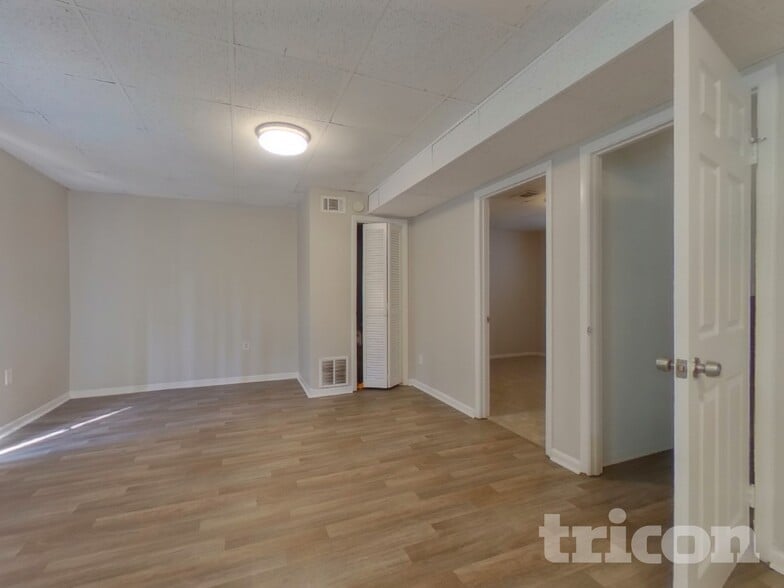 Building Photo - 485 Valley Creek Rd SW