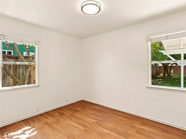 Building Photo - 431 N Fairview St