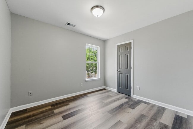 Building Photo - 2271 Sisk St NW