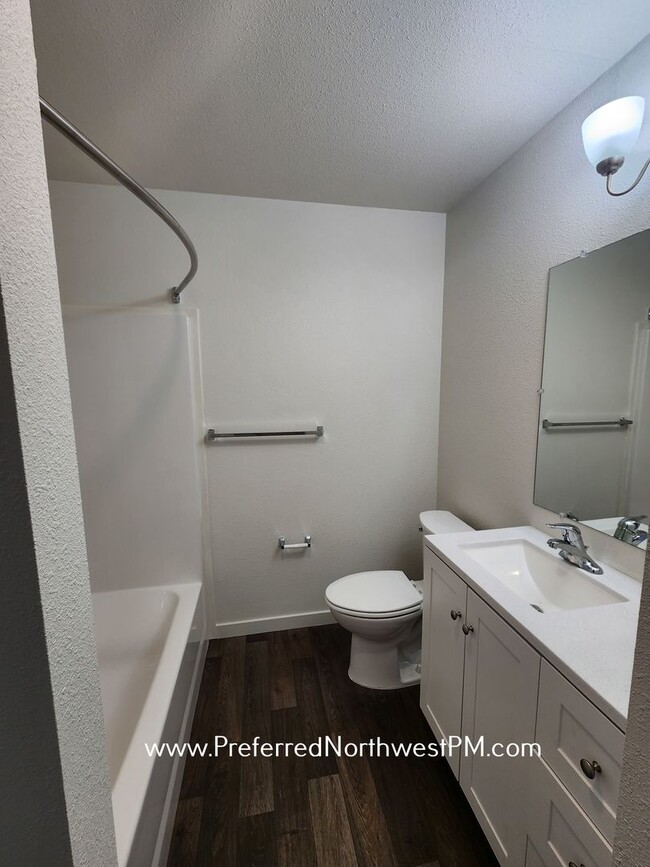 Building Photo - New Mobile Home in Tivoli Mobile Home Park...