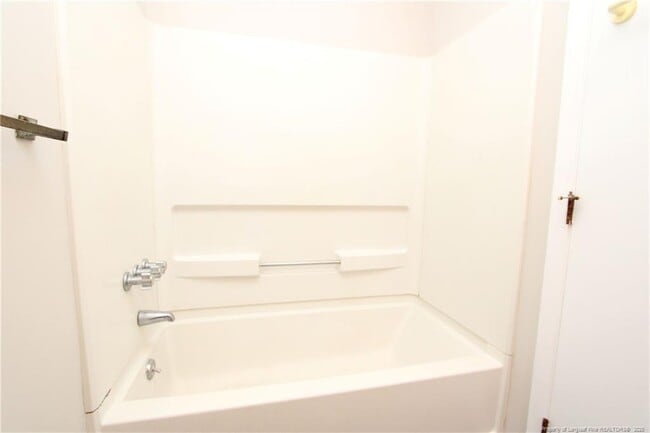 Building Photo - 3905 Lexington Dr