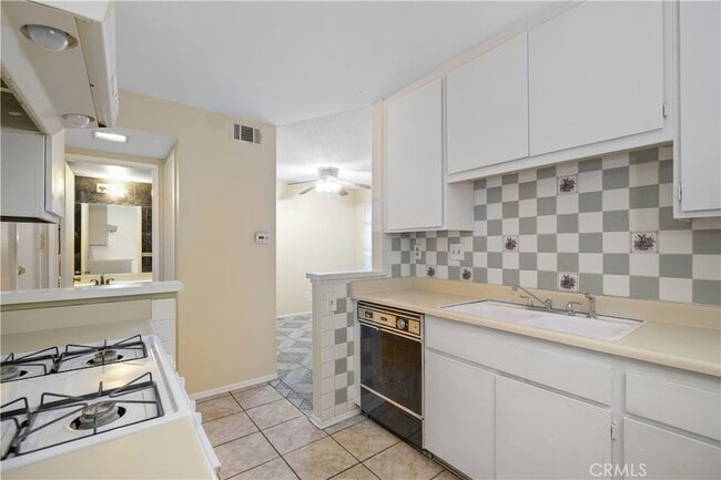 Building Photo - 1650 S Campus Ave