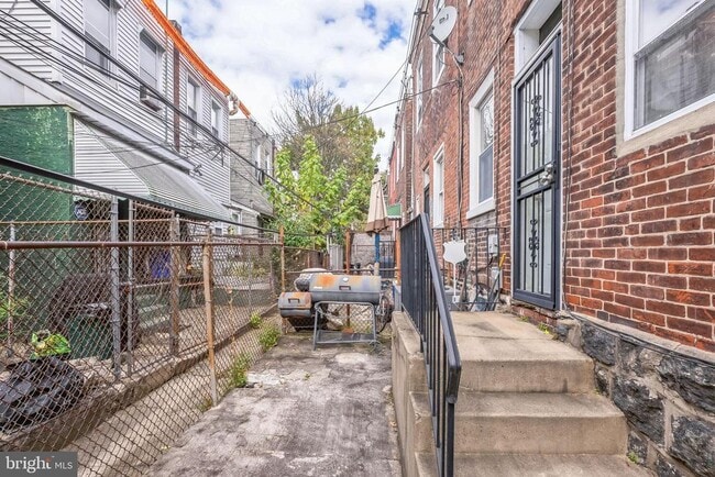 Building Photo - 530 N 58th St