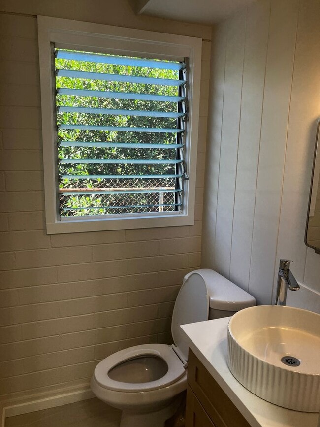 Building Photo - Pets Allowed 1BD 1BA 1PRK - 726 Hausten St Unit B