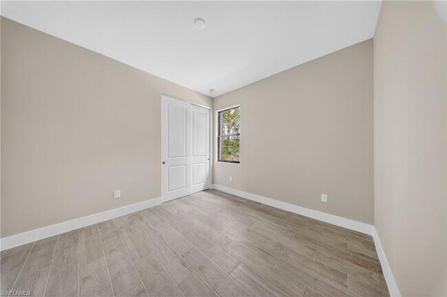 Building Photo - 1204 Moore Ave