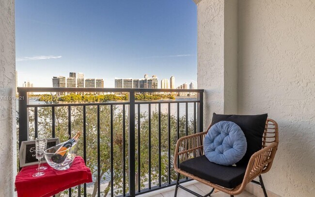 Building Photo - 3255 NE 184th St